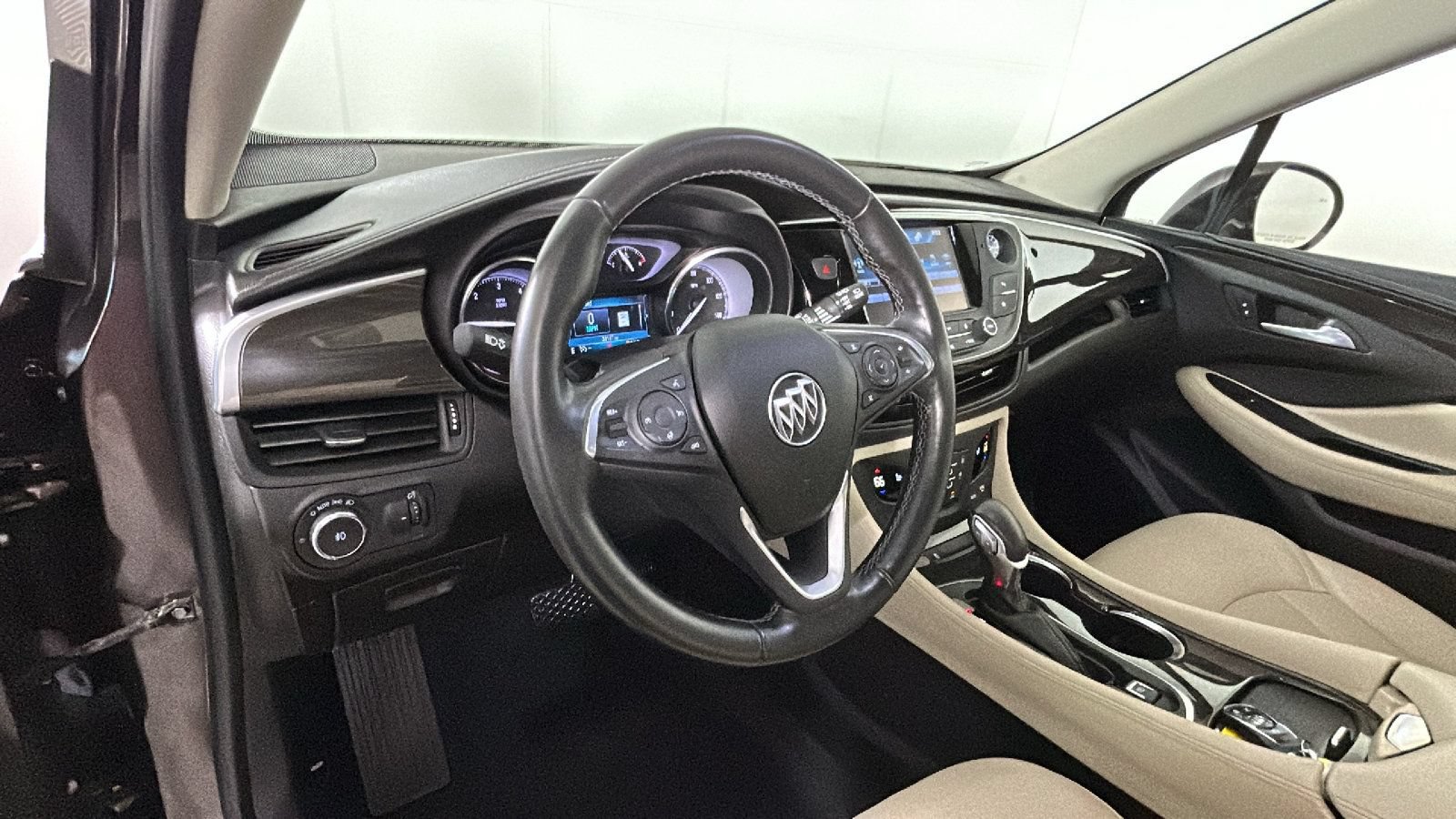 Used 2020 Buick Envision Essence FWD image 17