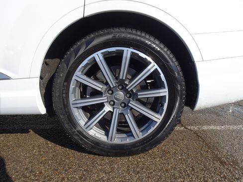 Used 2017 Audi Q7 3.0T Premium Plus image 30