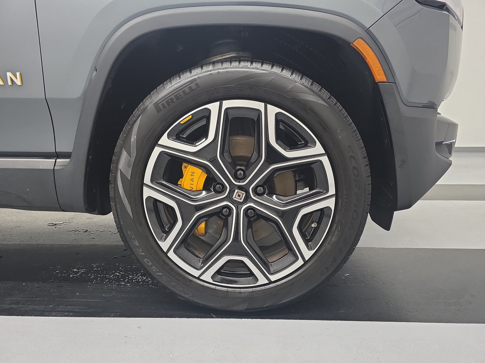 Used 2022 Rivian R1S Launch Edition Quad AWD/4WD image 11