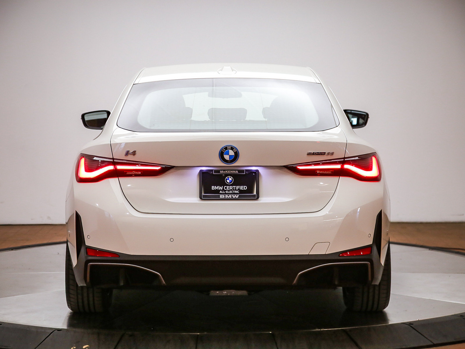 Used 2024 BMW i4 eDrive35 w/ Premium Package RWD image 6