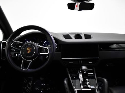 Used 2023 Porsche Cayenne AWD/4WD image 8