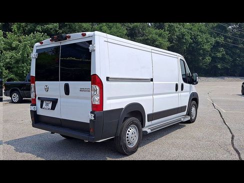 Used 2025 RAM ProMaster 2500 w/ U-Haul Equipment Group FWD image 8