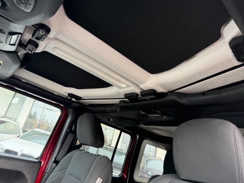 Used 2021 Jeep Wrangler Unlimited Sport AWD/4WD image 40