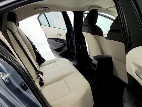 Used 2021 Toyota Corolla LE image 18
