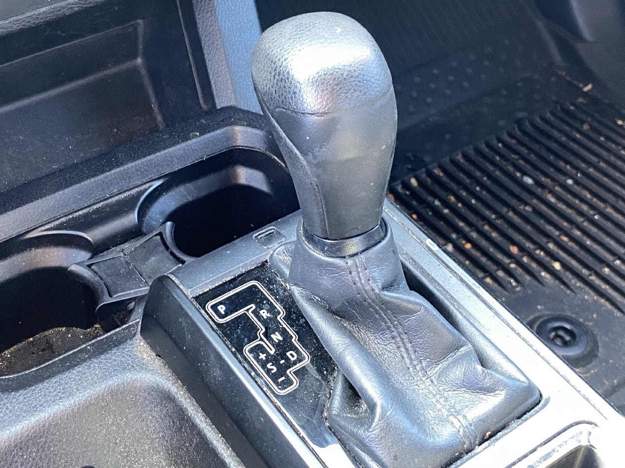 Used 2018 Toyota Tacoma SR w/ SR Convenience Package RWD image 9