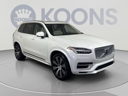 Used 2023 Volvo XC90 T8 Ultimate AWD/4WD image 10