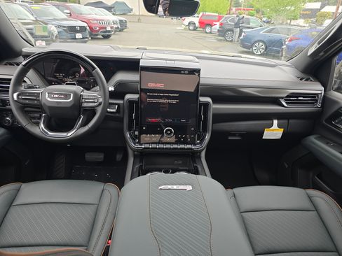 New 2026 GMC Yukon AT4 AWD/4WD image 14