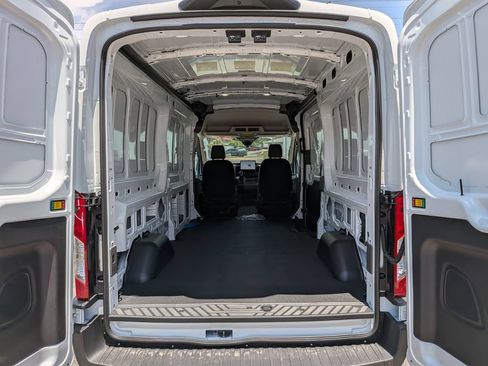 New 2026 Ford Transit 250 148 Medium Roof RWD image 12