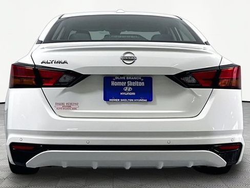 Used 2025 Nissan Altima 2.5 SV FWD image 4