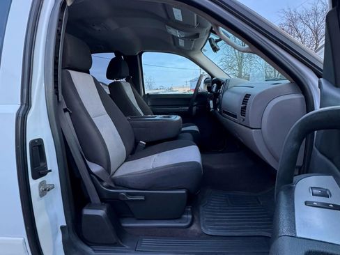 Used 2008 Chevrolet Silverado 1500 LS w/ Towing Package image 2