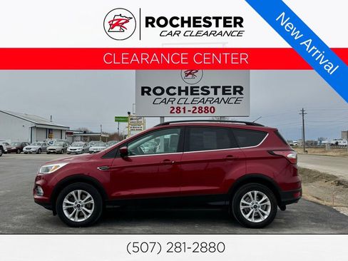 Used 2018 Ford Escape SE image 1