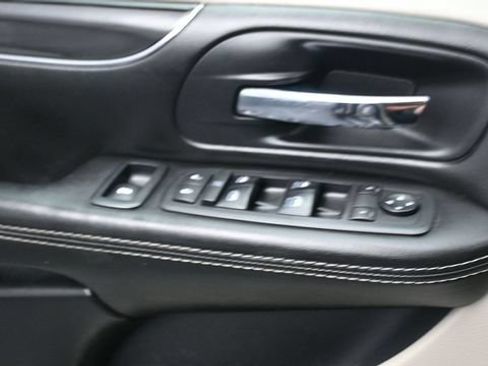 Used 2018 Dodge Grand Caravan SXT FWD image 21