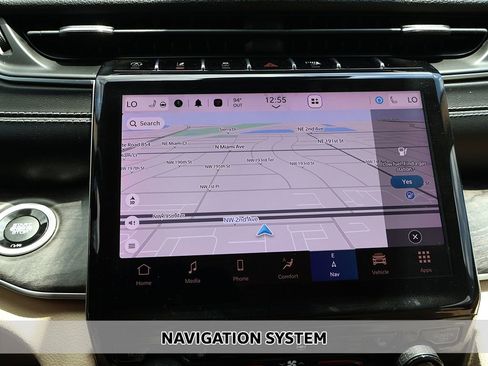 Used 2022 Jeep Grand Cherokee L Limited AWD/4WD image 3