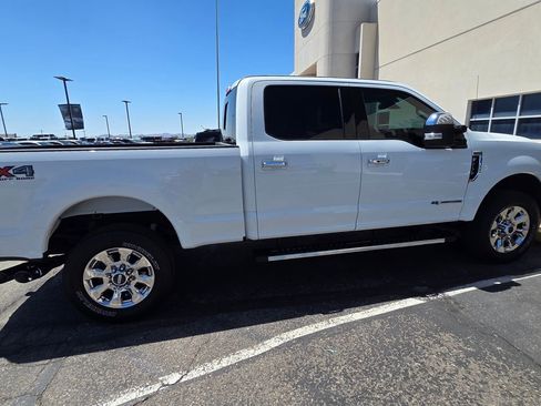 Used 2017 Ford F250 Lariat w/ Lariat Ultimate Package AWD/4WD image 8