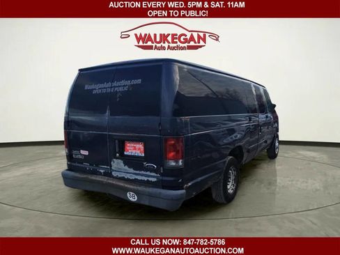 Used 2004 Ford E-250 and Econoline 250 Extended image 4