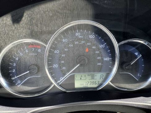 Used 2015 Toyota Corolla LE FWD image 25