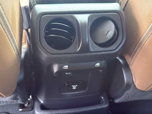 Used 2022 Jeep Wrangler Unlimited Sahara w/ Cold Weather Group AWD/4WD image 28