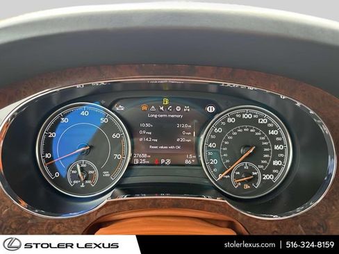 Used 2018 Bentley Bentayga AWD/4WD image 34