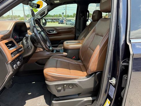 Used 2021 Chevrolet Suburban High Country w/ Premium Package AWD/4WD image 11