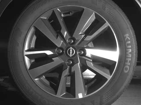 Used 2025 Nissan Versa SV image 14