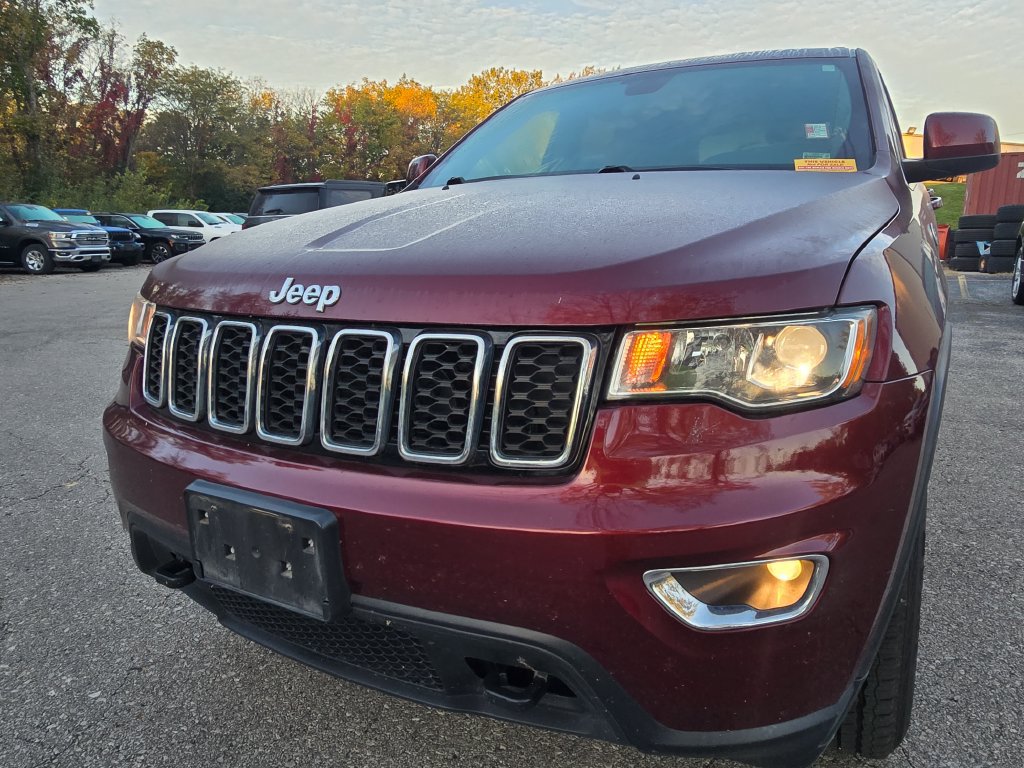 Used 2018 Jeep Grand Cherokee Laredo AWD/4WD image 12
