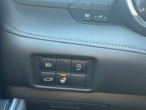 Used 2023 Toyota Highlander Limited image 32