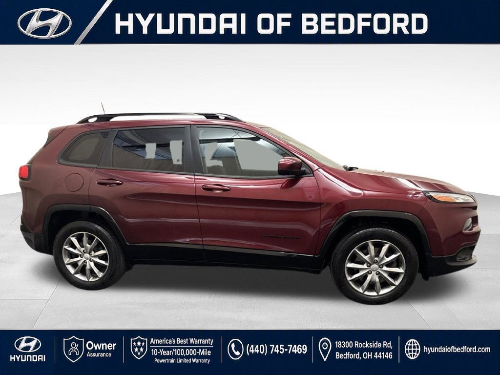 Used 2018 Jeep Cherokee Latitude AWD/4WD image 4