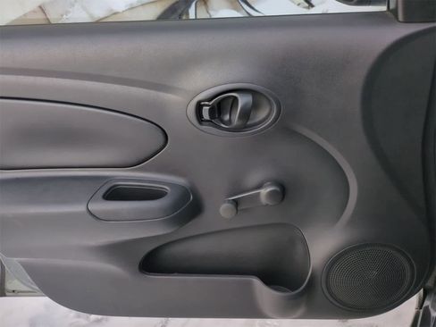 Used 2018 Nissan Versa S Plus image 29