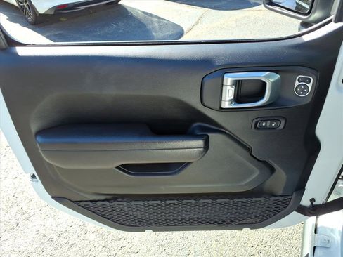 Certified 2022 Jeep Wrangler Unlimited Willys image 14