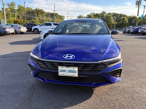 Used 2025 Hyundai Elantra Sport w/ Cargo Package FWD image 2