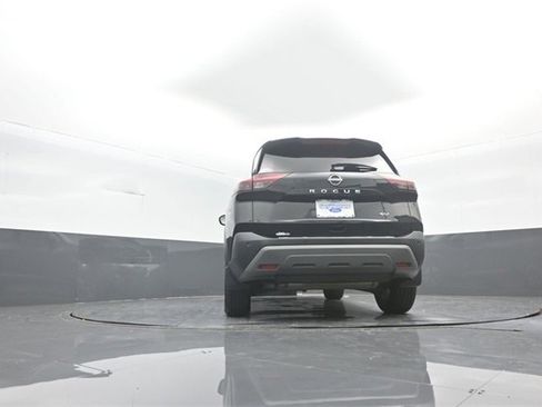 Used 2023 Nissan Rogue SV image 28