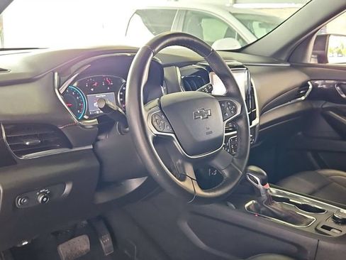 Used 2023 Chevrolet Traverse RS FWD image 11