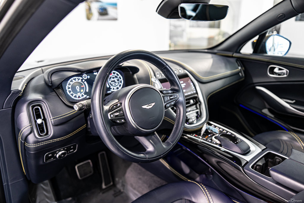 Used 2022 Aston Martin DBX AWD/4WD image 22