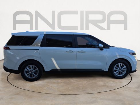 Certified 2023 Kia Carnival LX image 9