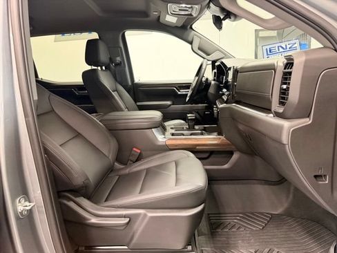 Used 2025 Chevrolet Silverado 1500 LT Trail Boss w/ LT Trail Boss Premium Package AWD/4WD image 19