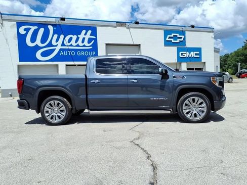 Used 2022 GMC Sierra 1500 Denali w/ Denali Premium Package AWD/4WD image 3