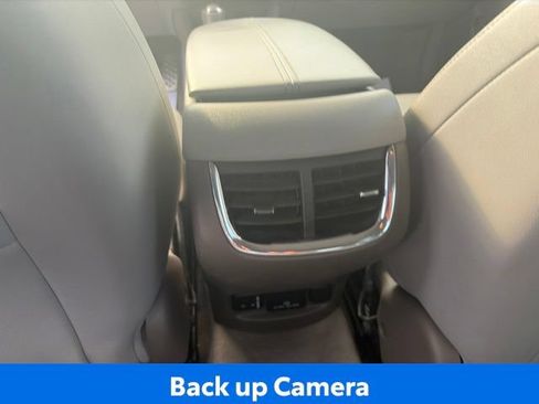Used 2016 Chevrolet Malibu Premier w/ Driver Confidence Package II FWD image 11