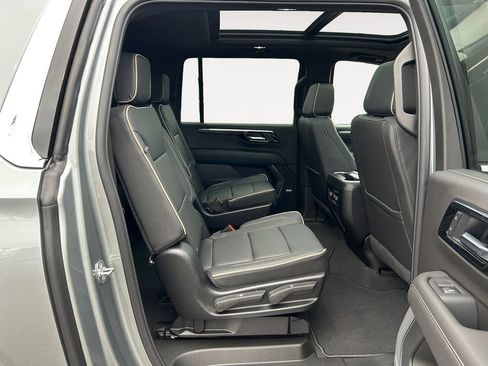New 2026 Chevrolet Suburban Premier image 11