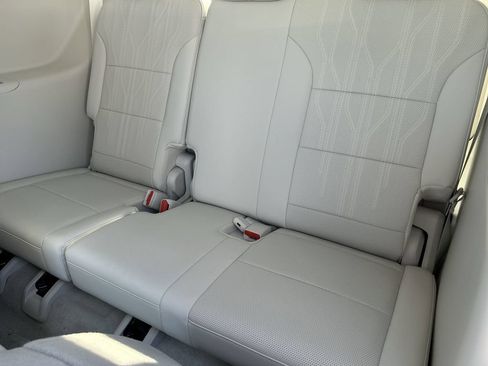 New 2026 Buick Enclave Avenir w/ Super Cruise Package FWD image 36