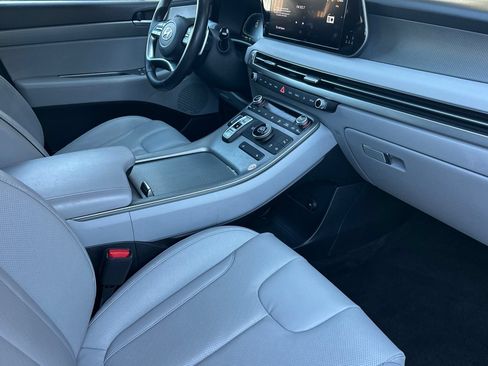 Used 2025 Hyundai Palisade SEL FWD image 16