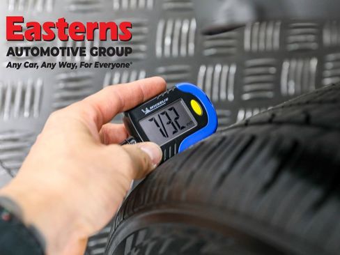 Used 2024 Hyundai Venue SEL image 29