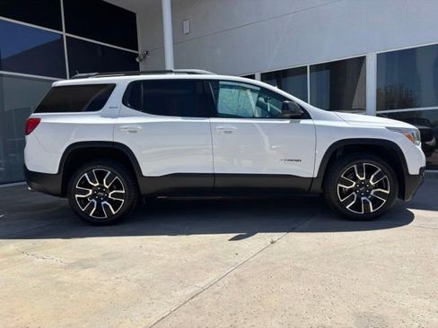 Used 2019 GMC Acadia SLT w/ Black Edition FWD image 2