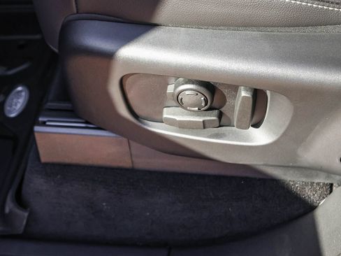 New 2026 Land Rover Discovery Limited Edition AWD/4WD image 29