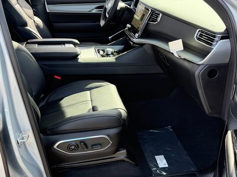 New 2026 Jeep Grand Wagoneer L Limited AWD/4WD image 21