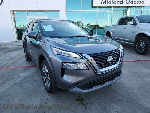 Used 2023 Nissan Rogue SV image 1