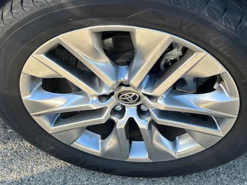 Used 2022 Toyota RAV4 XLE Premium FWD image 22