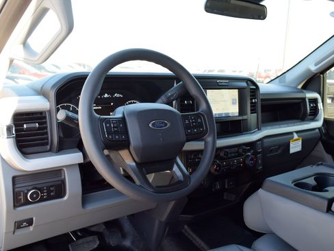 New 2026 Ford F250 XL w/ XL Chrome Package image 17