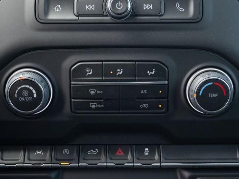 Used 2025 Chevrolet Silverado 1500 Custom image 28