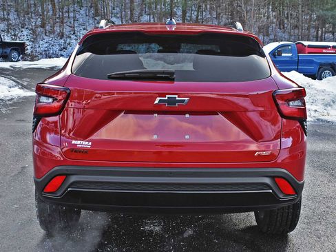 New 2026 Chevrolet Trax RS w/ Sunroof Package image 7