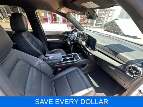 Used 2025 Chevrolet Equinox LT w/ Convenience Package II FWD image 11